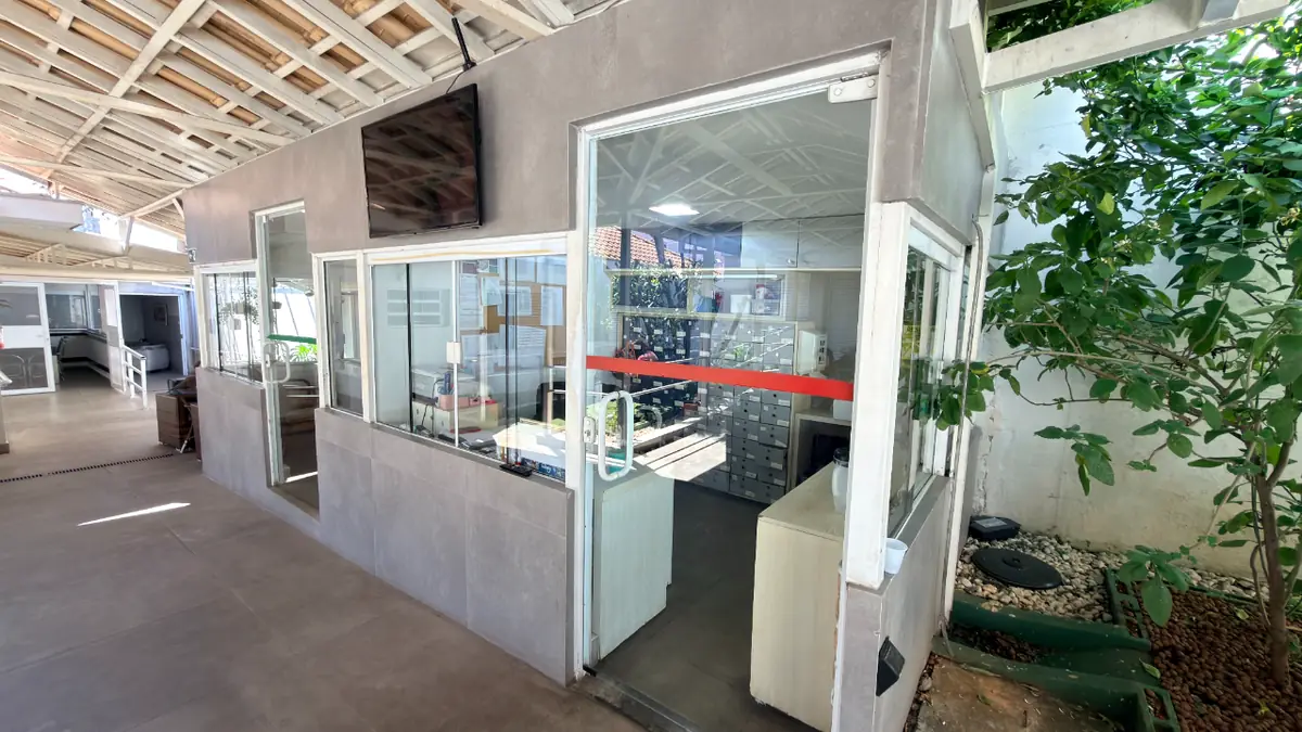 Posto de enfermagem com armário de medicações no Residencial Veneza, enfermagem 24 horas